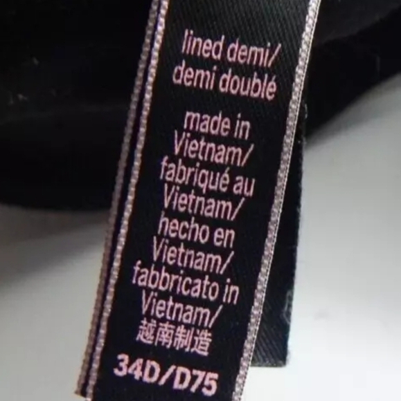 Victoria's Secret Lined Demi Bra - Picture 4 of 4